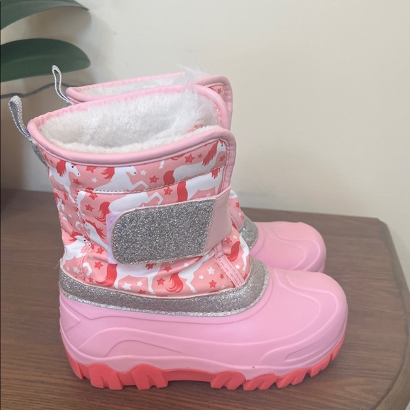 Girl’s Pink and Silver Unicorn Star Patterned Snow Boots Size 13/1 - Picture 4 of 7